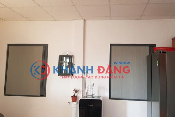 Cửa lưới chống muỗi kết hợp màn rèm tổ ông tránh nắng